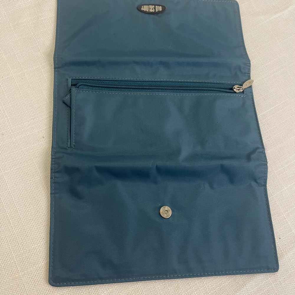 Blue Key & Card Holder - Picture 4 of 4